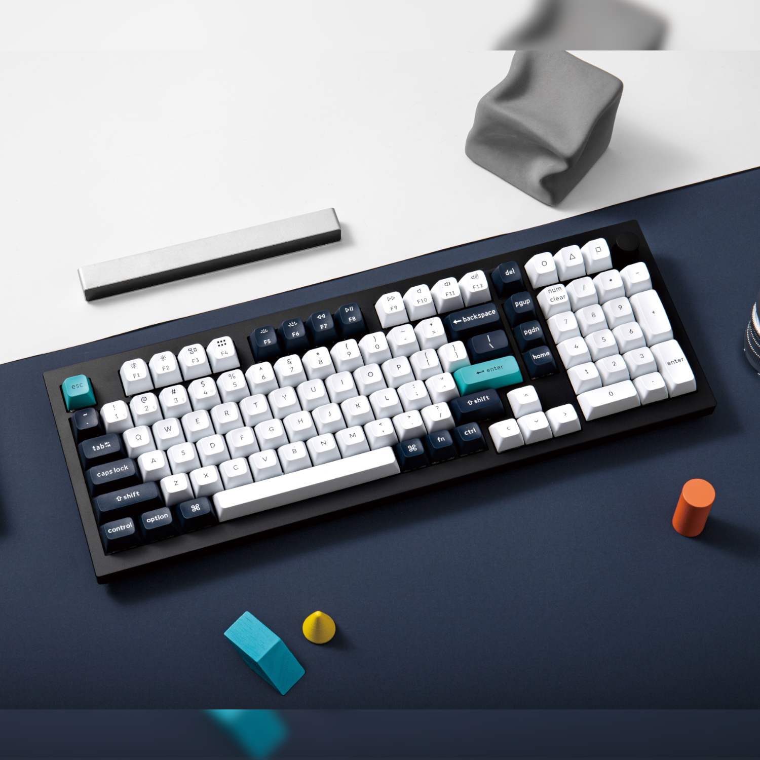 Keychron Q5 Max QMK/VIA Full-size Wireless Custom Mechanical Keyboard (Banana Switches) – Carbon Black