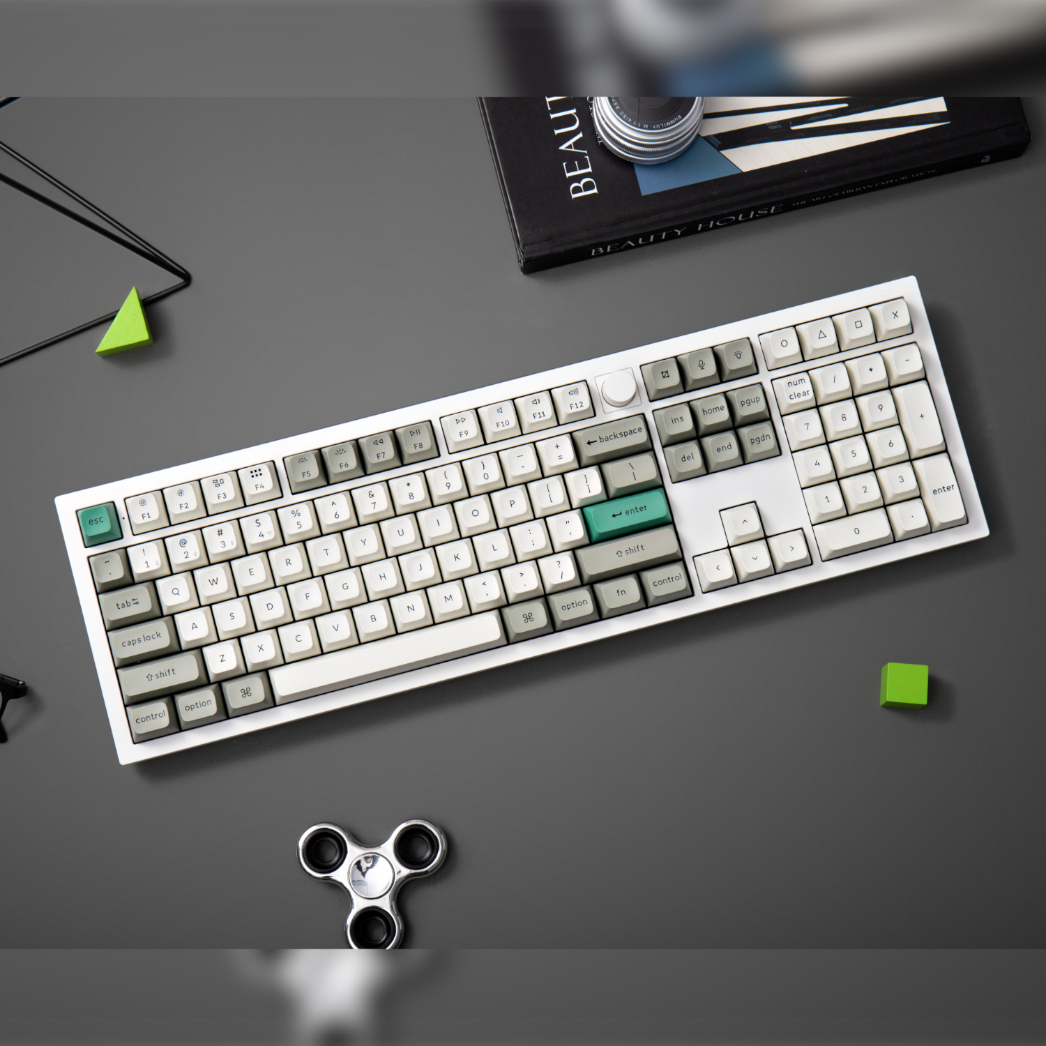 Keychron Q6 Max QMK/VIA Wireless Custom Mechanical Keyboard KSA Gateron Red Jupiter Switches – Shell White