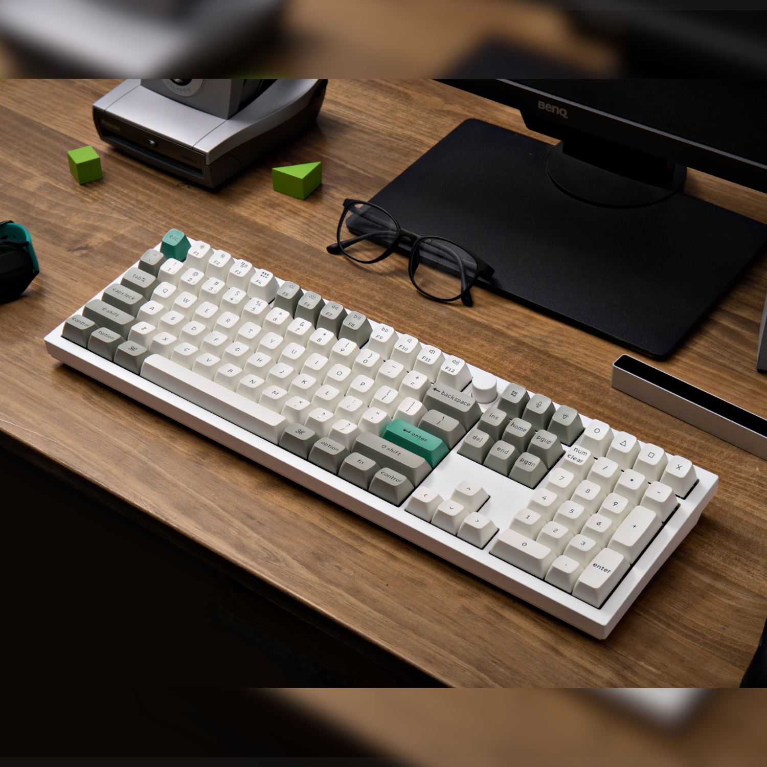Keychron Q6 Max QMK/VIA Wireless Custom Mechanical Keyboard KSA Gateron Red Jupiter Switches – Shell White